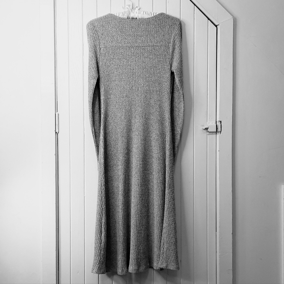 *NWOT* MONTEAU L.A. Button Down, Long Sleeve, Sweater Dress - Picture 2 of 7